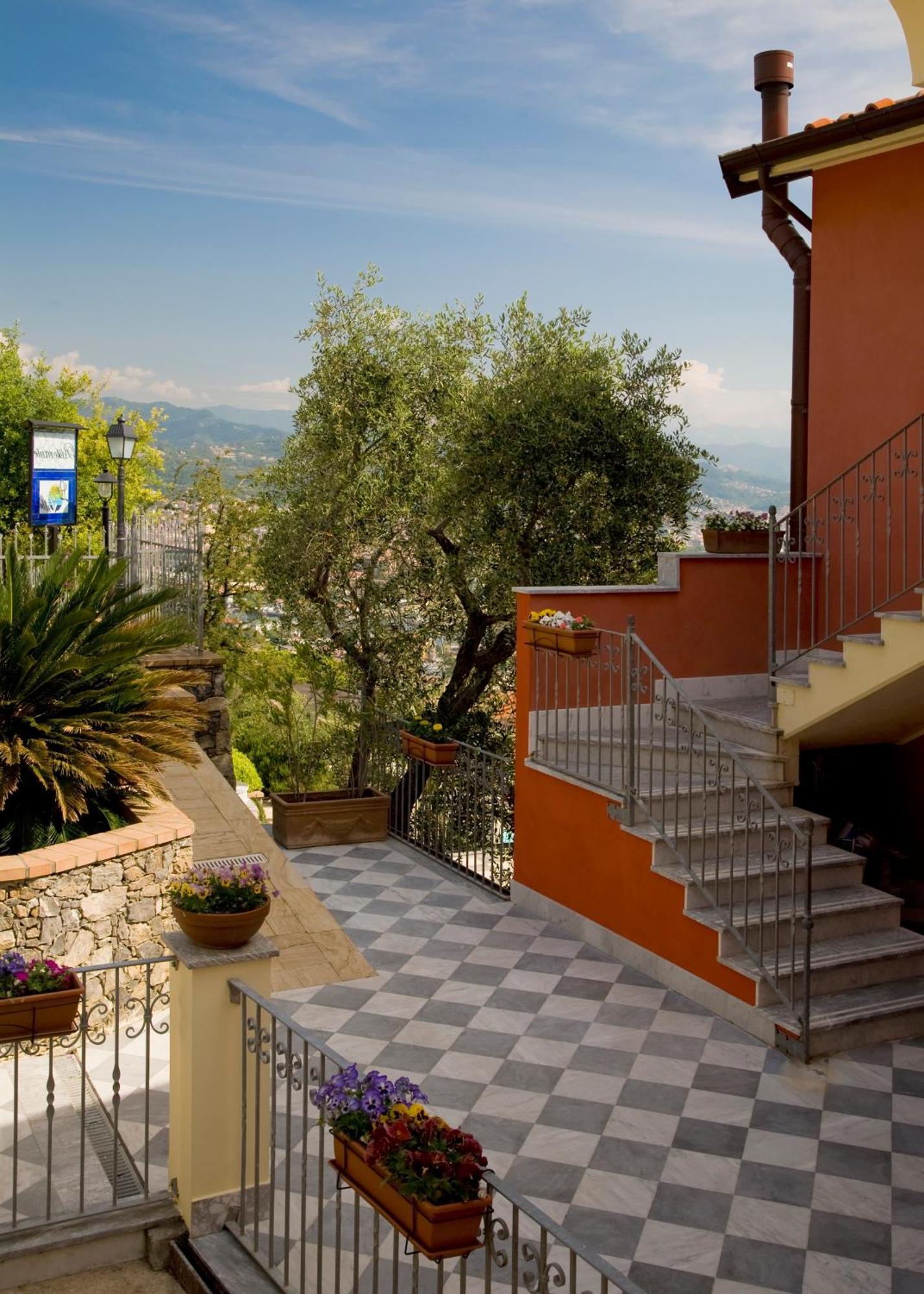 Le Ville Relais La Spezia Bagian luar foto